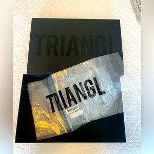 TRIANGL box